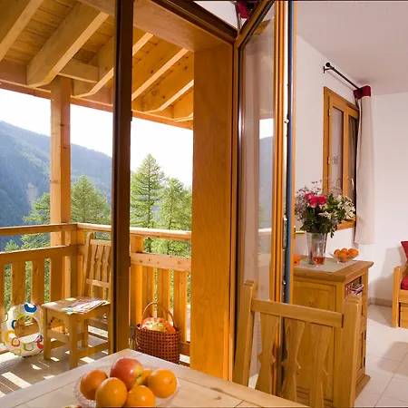 Madame - Les Balcons Des Airelles *